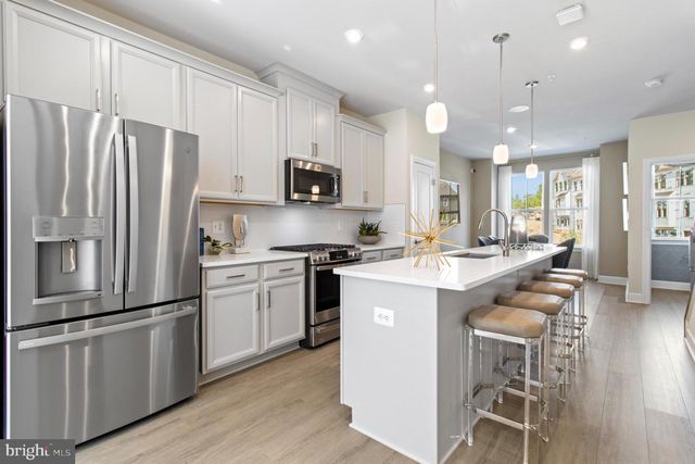 3505 DEAN DR, Hyattsville, MD 20782