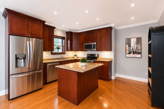 1517 W Adams Street 2, Chicago, IL 60607