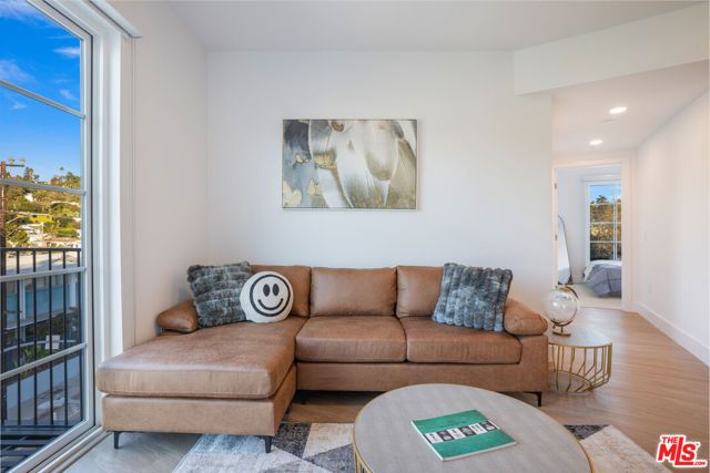 1221 Myra Avenue 226, Los Angeles, CA 90029