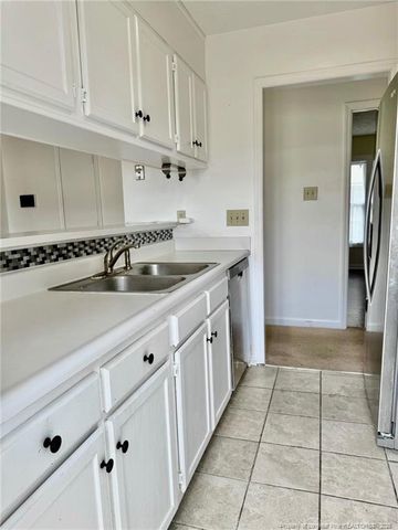 6808 Shawcross Lane, Fayetteville, NC 28314