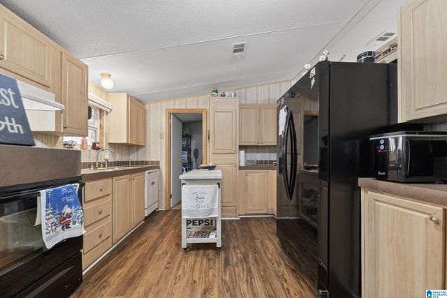 450 LAKE CIRCLE, Gadsden, AL 35901