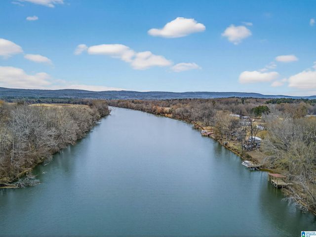 450 LAKE CIRCLE, Gadsden, AL 35901