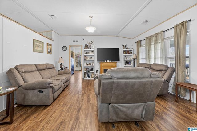 450 LAKE CIRCLE, Gadsden, AL 35901