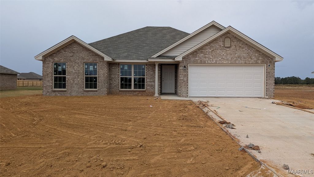 2631 landing place Way, Deatsville, AL 36022