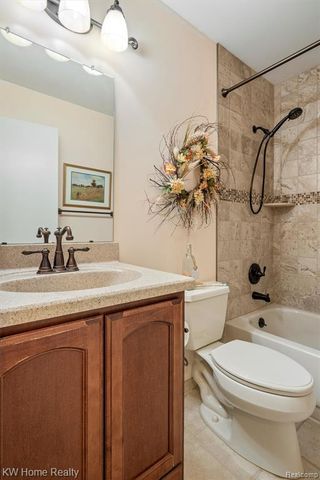 23935 Drake Road, Farmington, MI 48335