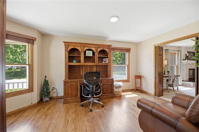 7638 N Pomona Avenue, Kansas City, MO 64152