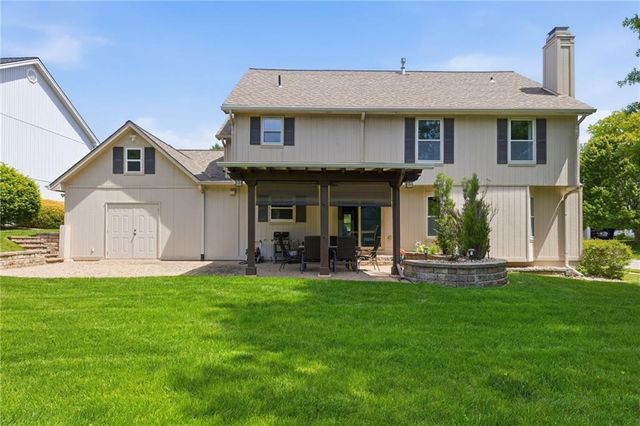 7638 N Pomona Avenue, Kansas City, MO 64152