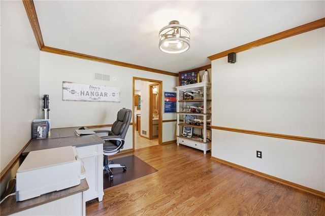 7638 N Pomona Avenue, Kansas City, MO 64152