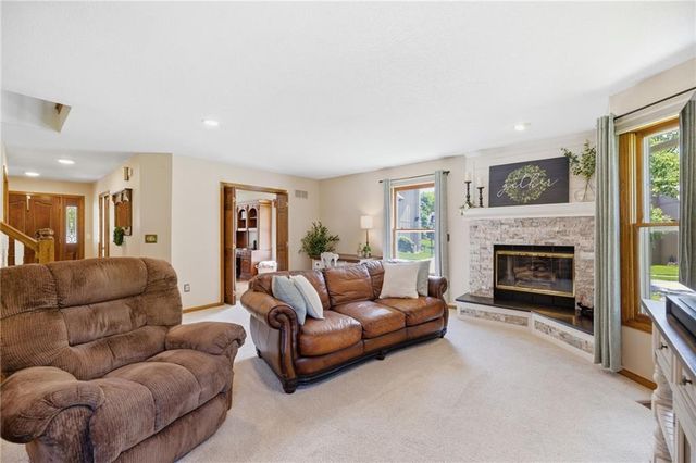 7638 N Pomona Avenue, Kansas City, MO 64152
