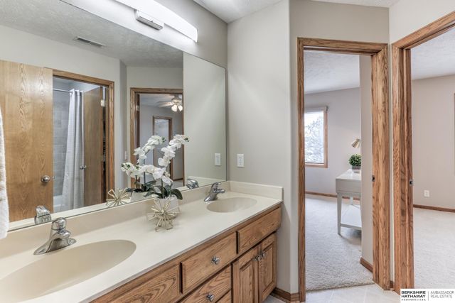 7209 S 193 Street, Gretna, NE 68028