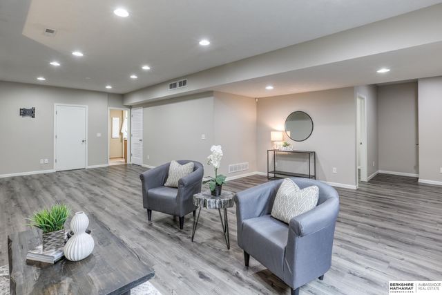 7209 S 193 Street, Gretna, NE 68028