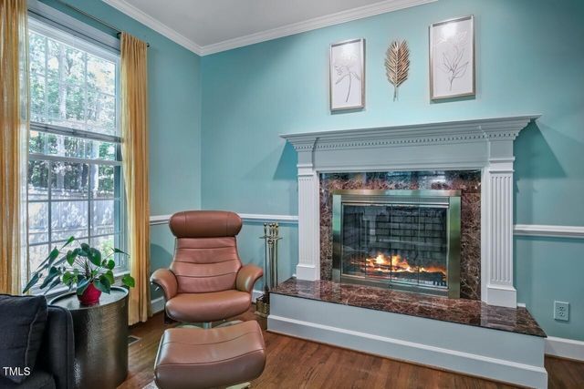 6 St James Place, Chapel Hill, NC 27514