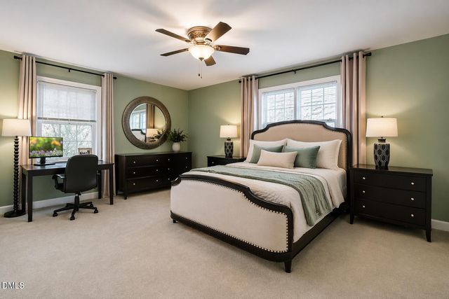 6 St James Place, Chapel Hill, NC 27514