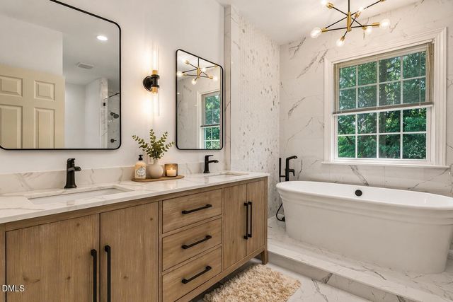 6 St James Place, Chapel Hill, NC 27514