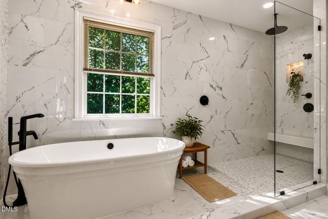 6 St James Place, Chapel Hill, NC 27514