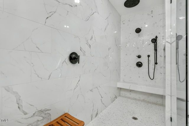 6 St James Place, Chapel Hill, NC 27514