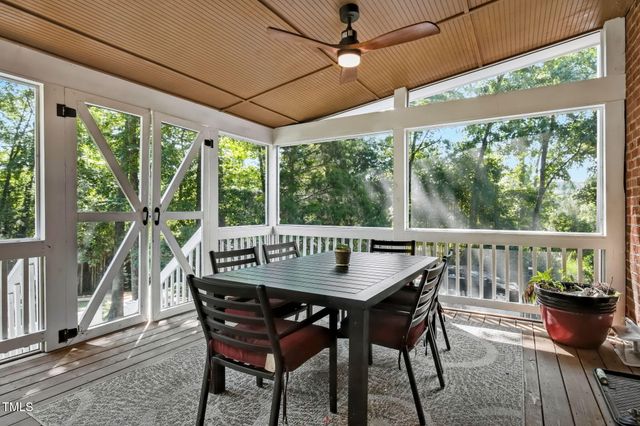 6 St James Place, Chapel Hill, NC 27514