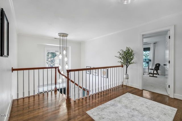 6 St James Place, Chapel Hill, NC 27514