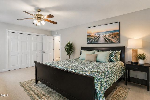 6 St James Place, Chapel Hill, NC 27514