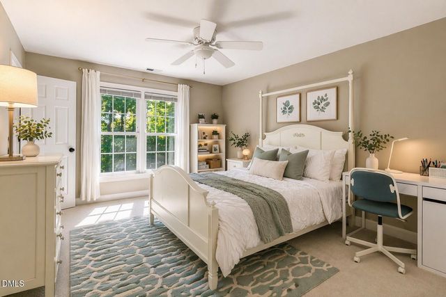 6 St James Place, Chapel Hill, NC 27514