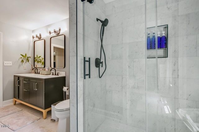 6 St James Place, Chapel Hill, NC 27514