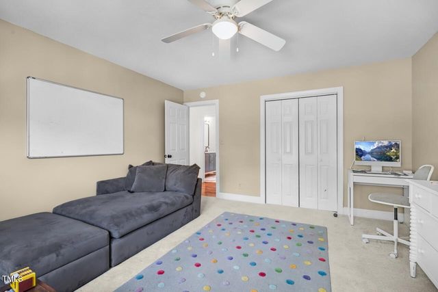 6 St James Place, Chapel Hill, NC 27514