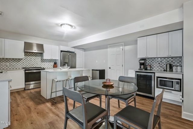 6 St James Place, Chapel Hill, NC 27514