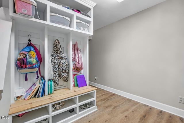 6 St James Place, Chapel Hill, NC 27514