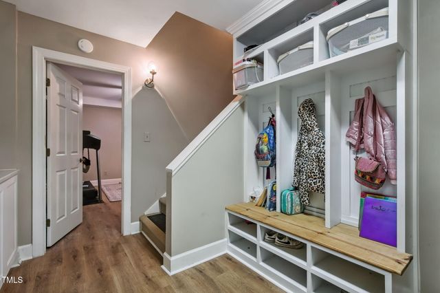 6 St James Place, Chapel Hill, NC 27514