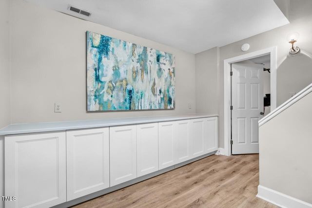 6 St James Place, Chapel Hill, NC 27514