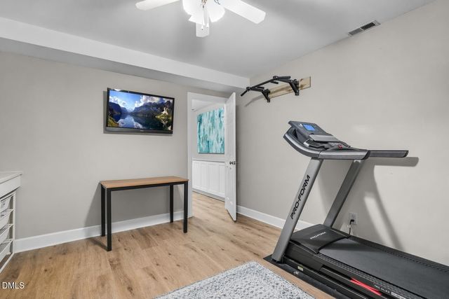 6 St James Place, Chapel Hill, NC 27514