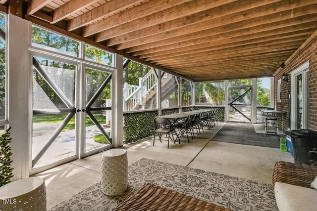 6 St James Place, Chapel Hill, NC 27514