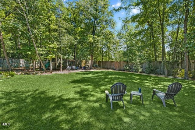 6 St James Place, Chapel Hill, NC 27514