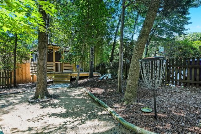 6 St James Place, Chapel Hill, NC 27514