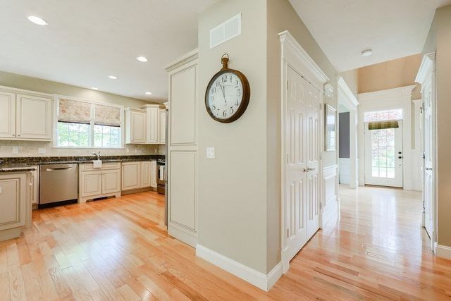 40 Adams Farm Rd 40, Shrewsbury, MA 01545