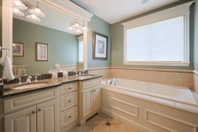 40 Adams Farm Rd 40, Shrewsbury, MA 01545