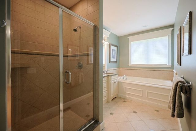 40 Adams Farm Rd 40, Shrewsbury, MA 01545