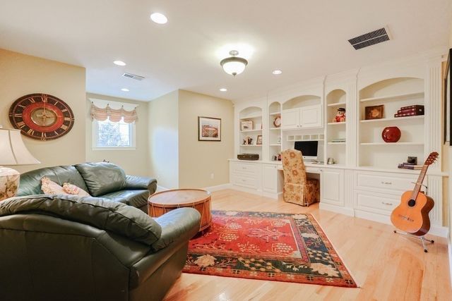 40 Adams Farm Rd 40, Shrewsbury, MA 01545