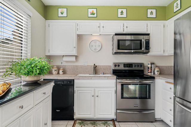 6134 Arroyo Road 4, Palm Springs, CA 92264