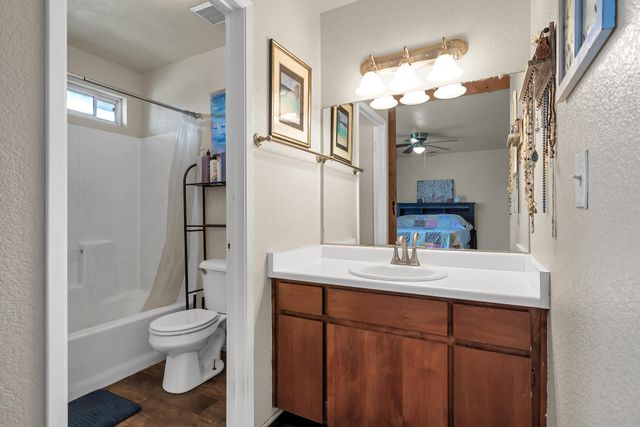 2740 Sandstone Drive, Anderson, CA 96007