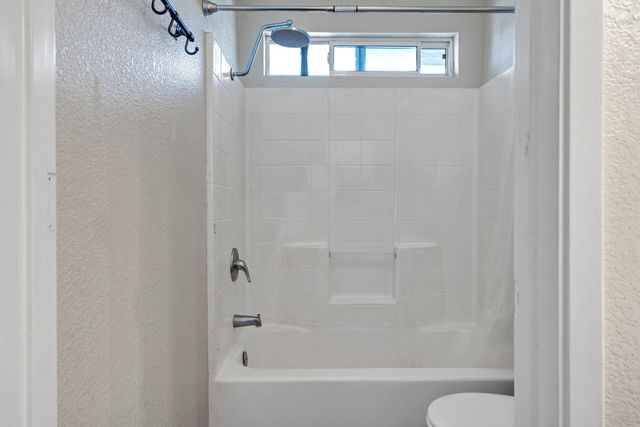 2740 Sandstone Drive, Anderson, CA 96007