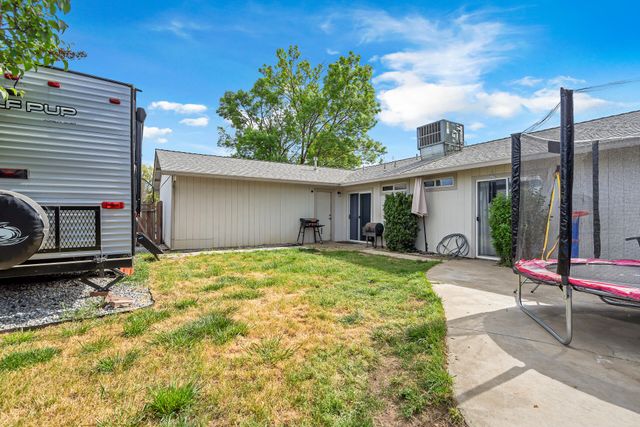 2740 Sandstone Drive, Anderson, CA 96007