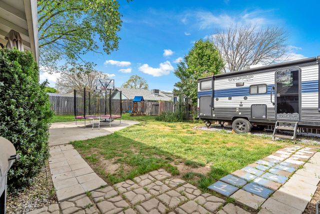 2740 Sandstone Drive, Anderson, CA 96007