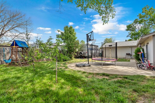 2740 Sandstone Drive, Anderson, CA 96007