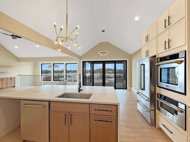 10102 Lakeview Drive, St. John, IN 46373