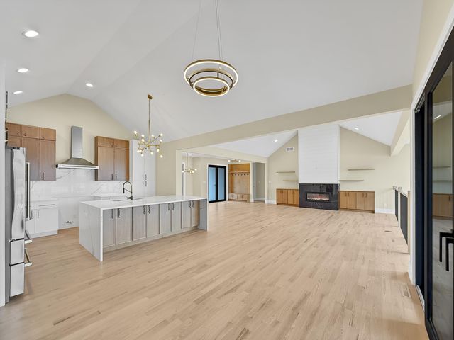 10102 Lakeview Drive, St. John, IN 46373