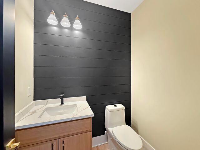 10102 Lakeview Drive, St. John, IN 46373