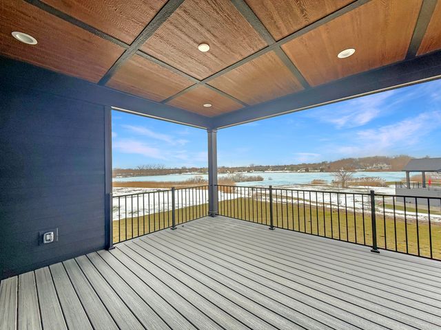 10102 Lakeview Drive, St. John, IN 46373