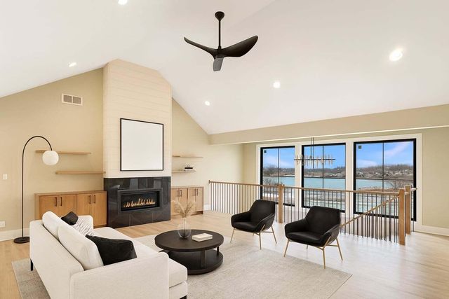 10102 Lakeview Drive, St. John, IN 46373