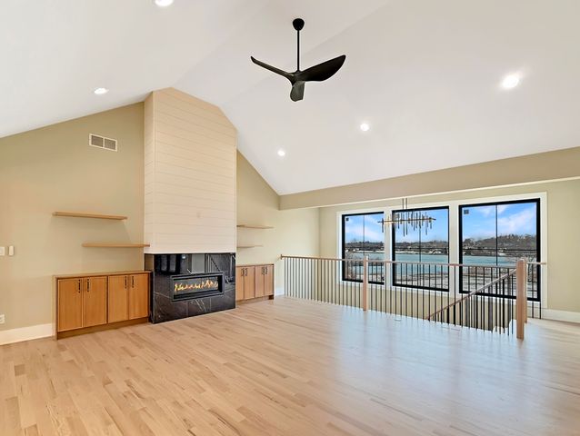 10102 Lakeview Drive, St. John, IN 46373